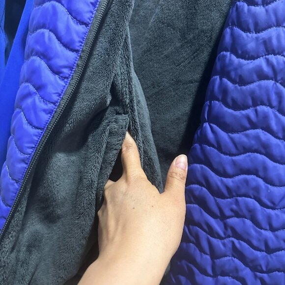 ✨Free Country Womens Vest Reversible Quilted Purple Faux Fur Gray Sz L Zipper - Picture 5 of 8